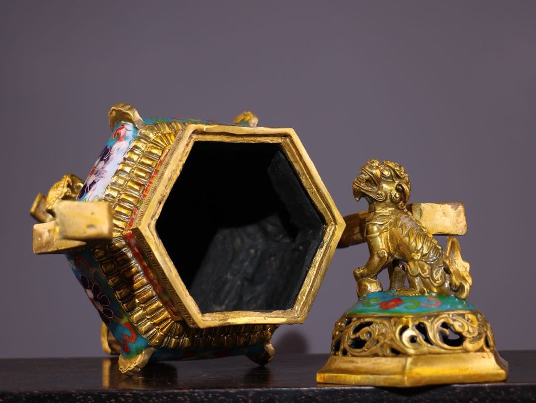 縁起物　文房具　純銅製 景泰藍香炉 三龍足 双耳狻猊蓋炉 掐絲七宝焼　置物美品