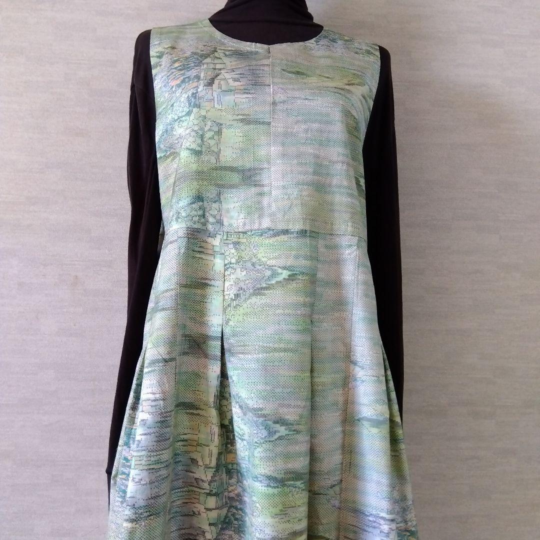 2026J014 着物リメイク　淡いグリーン系の大島紬　ジャンパースカート