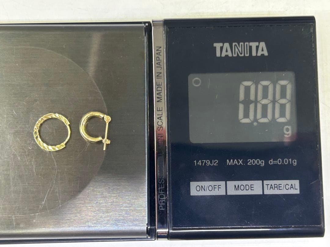 18金　デザインフープ　シンプルフープ　ピアス　片耳用　2個セット　小さめ