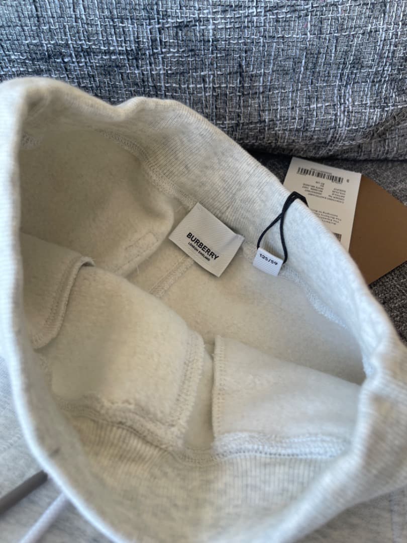 新品未使用 タグ付き BURBERRY 8Y 128cm スウェット