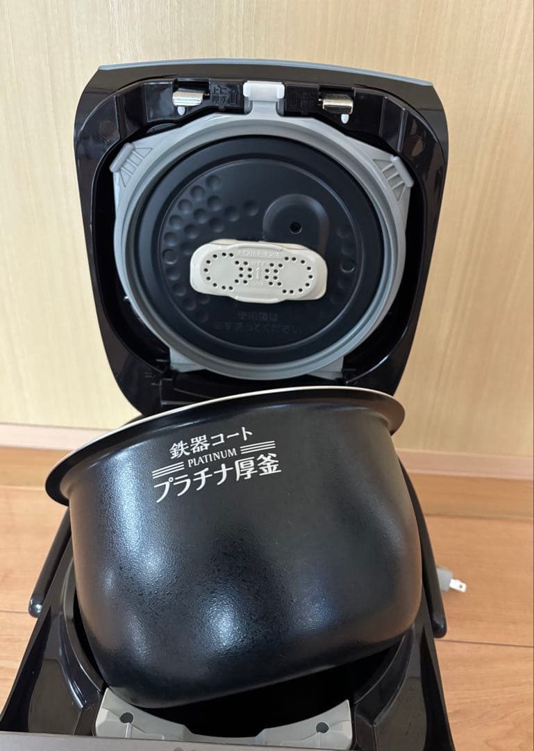 【美品】象印圧力IH炊飯器極め炊きNP-BE10