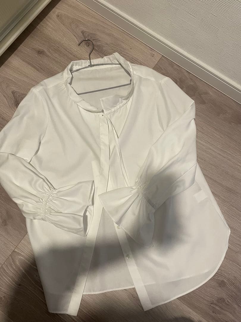 ユナイテッドアローズ　フリルブラウス