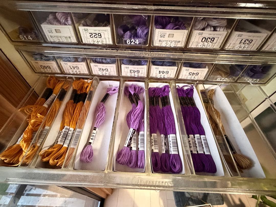 Olympus 糸収納棚　陳列棚　オリンパス