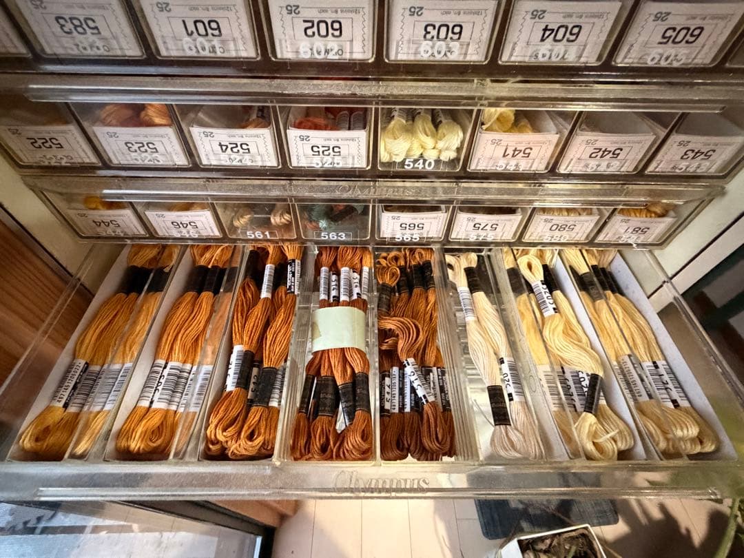 Olympus 糸収納棚　陳列棚　オリンパス