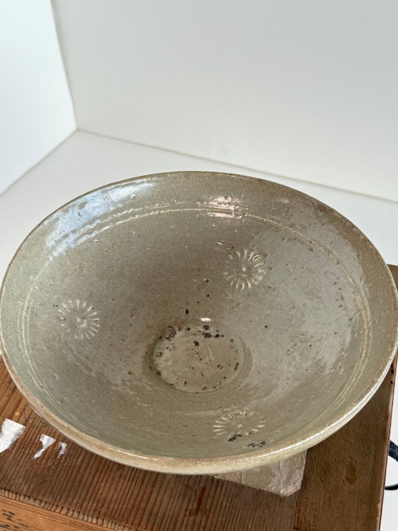 古代　高麗青磁　白泥象嵌　木箱付　直径18.8㎝