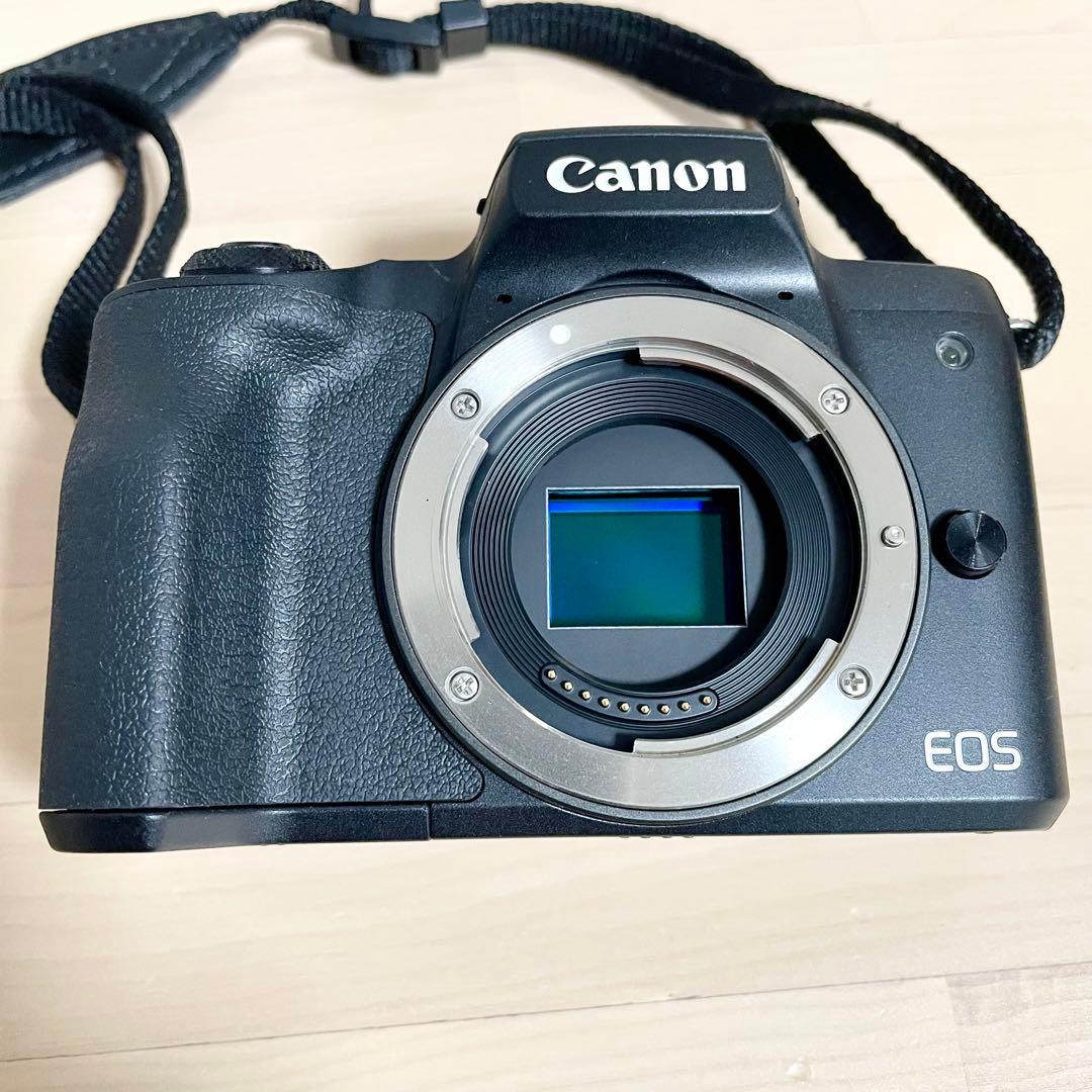 美品　Canon EOS Kiss M ダブルレンズキット SDカード　送料無料