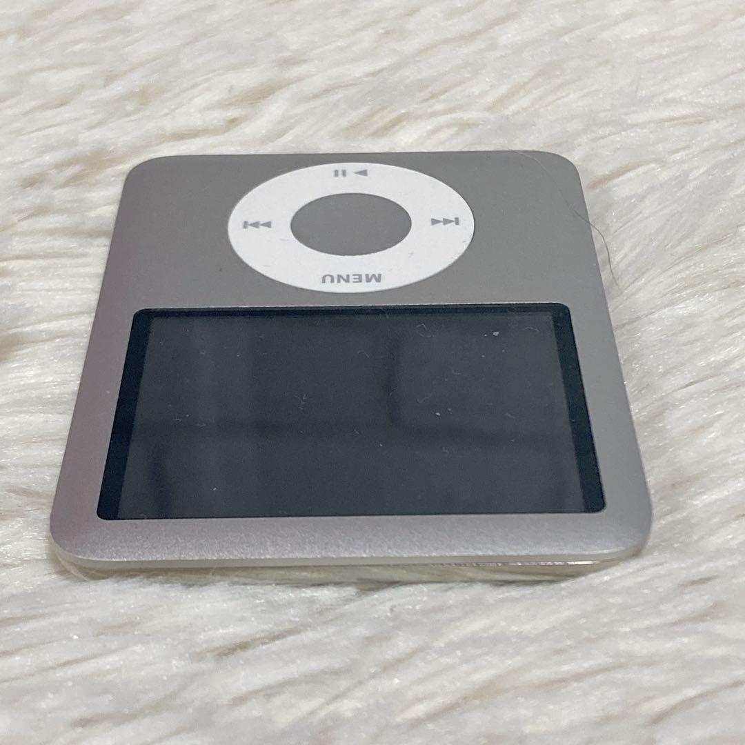 【極美品】 Apple iPod アイポッド 8GB MA980J シルバー