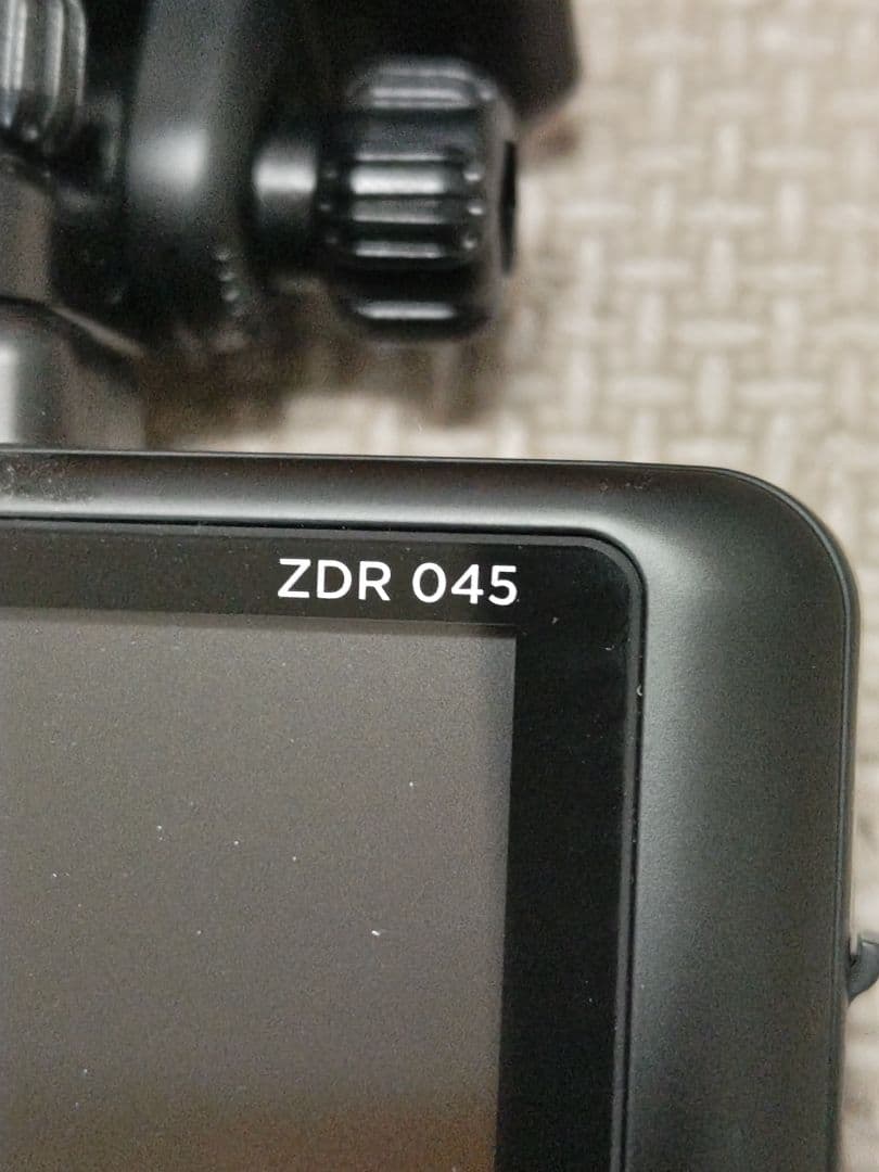 COMTEC ZDR 045 前後カメラドライブレコーダー配線付き。