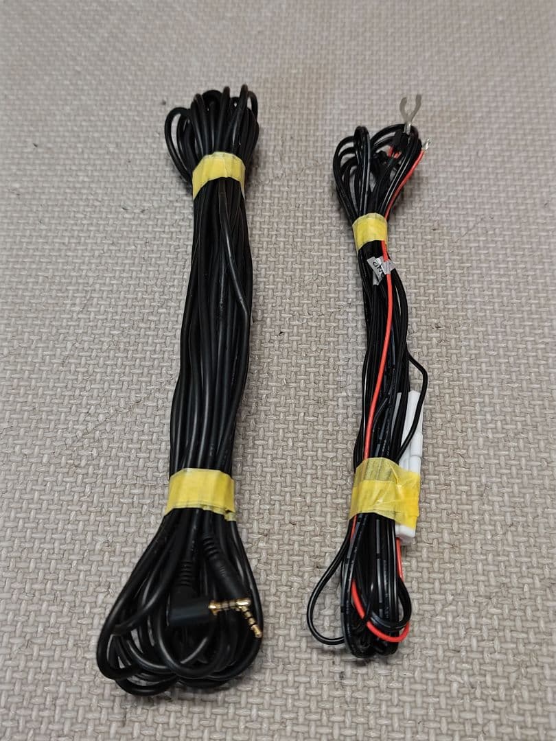 COMTEC ZDR 045 前後カメラドライブレコーダー配線付き。