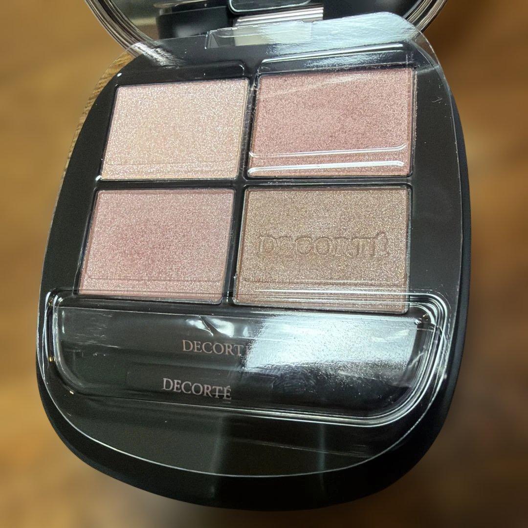 コスメデコルテ　スキンシャドウデザイニングパレット　010
