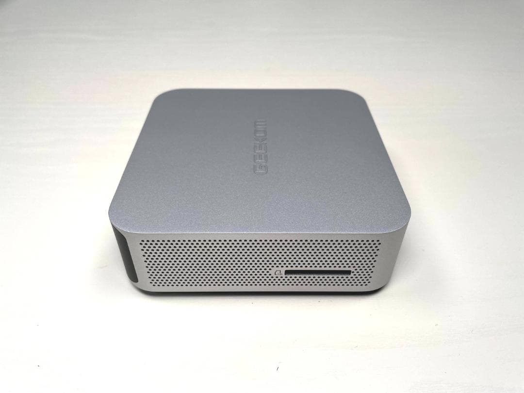 ほぼ未使用　GEEKOM A7 ／AMD Ryzen 9 7940HS ミニPC