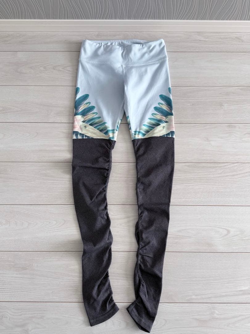 【完売品】alo yoga アローヨガ ゴッデス レギンス