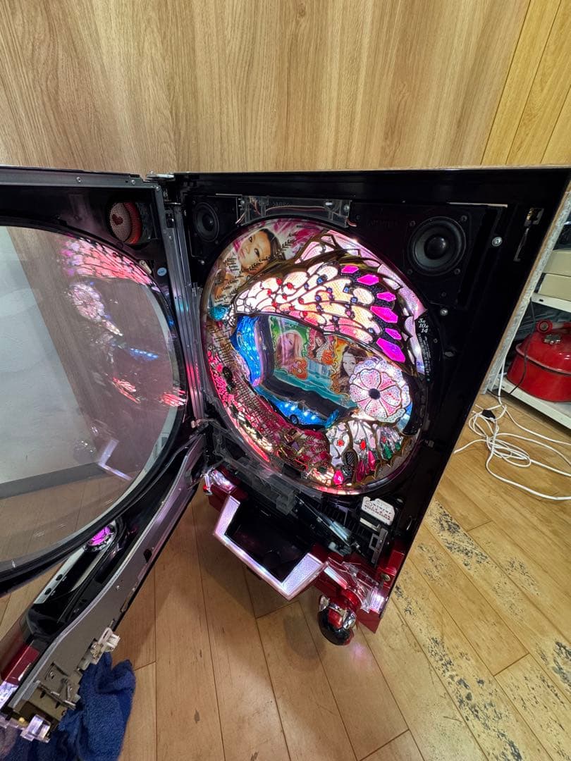 パチンコ台 赤 LEDライト 玉付き　SANKYO 倖田來未