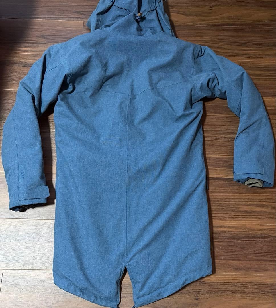 【ほぼ未使用】ホグロフス　シルヤンパーカー　XSサイズ（日本S〜M相当）