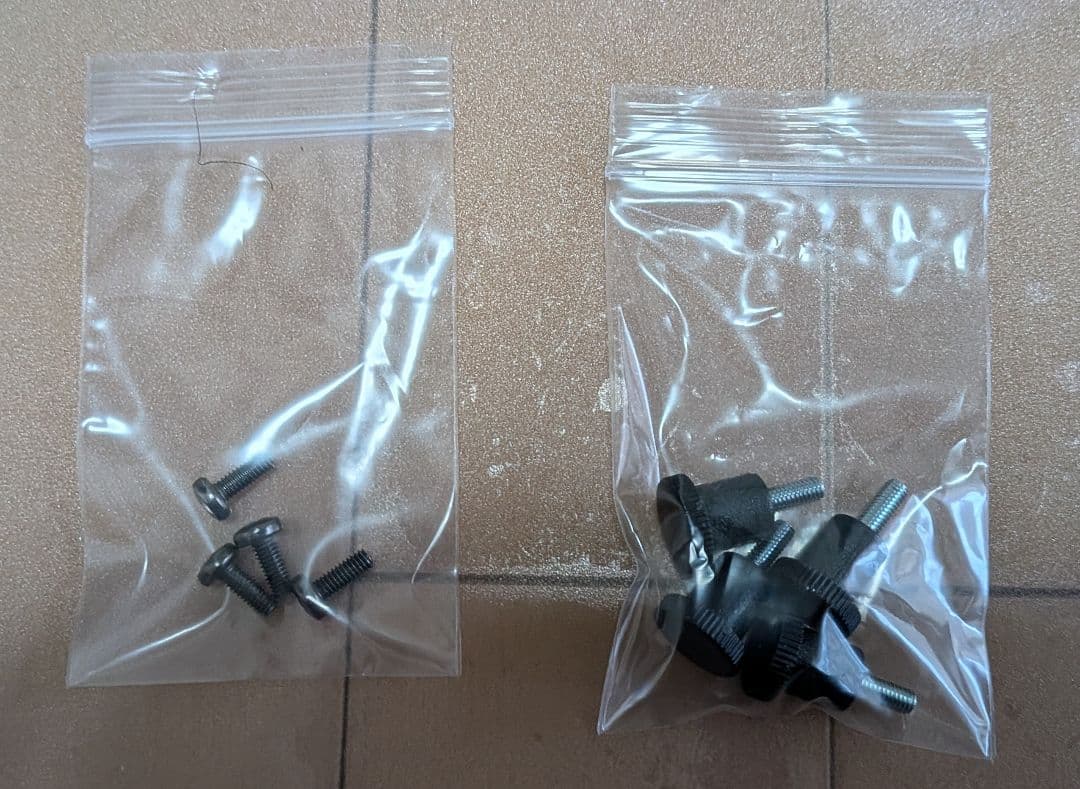 Amazonベーシック デスクマウント シングル モニターアーム