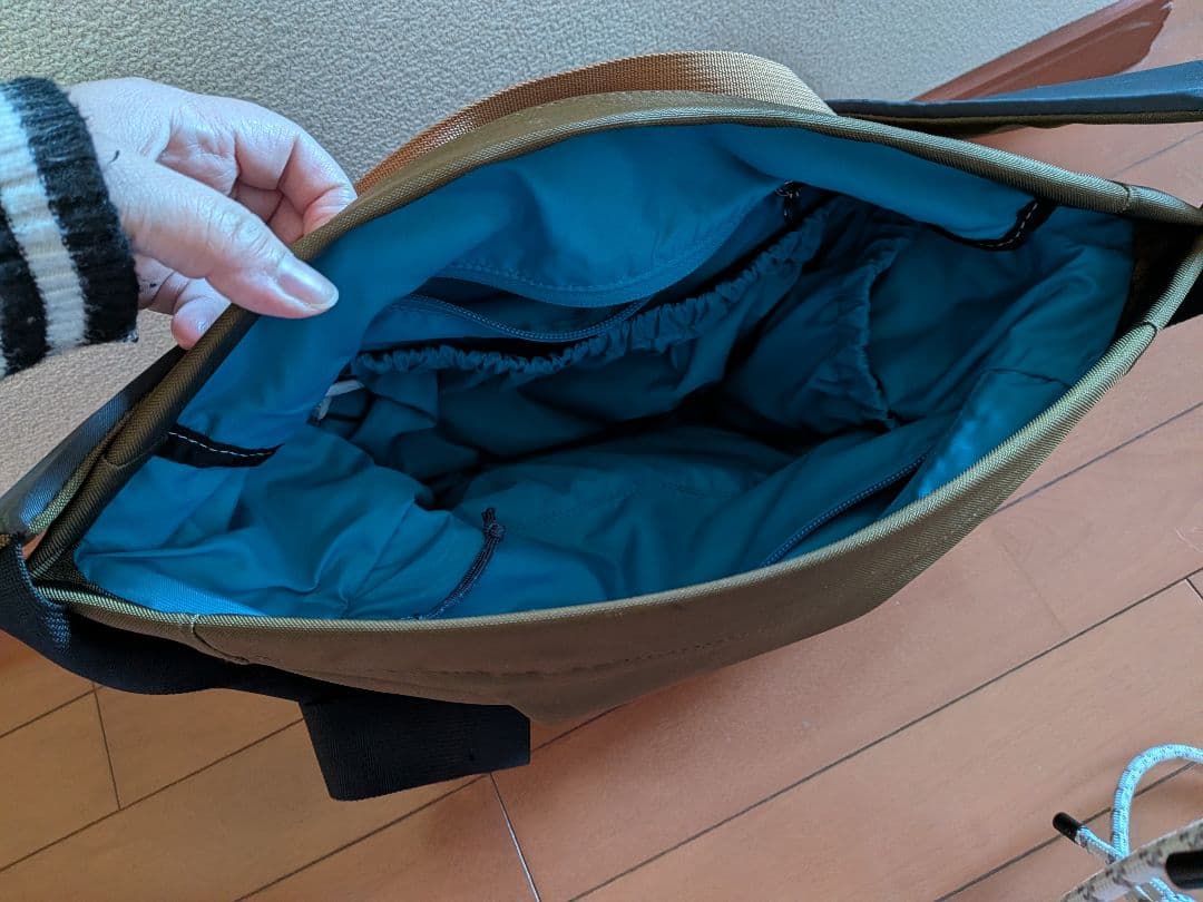 【美品】アークテリクス　ミストラル8 カーキ