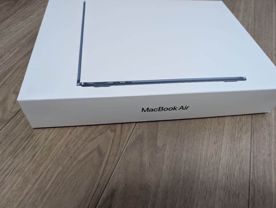 MacBook Air (M2, 2022) ・メモリ24GB,SSD256GB