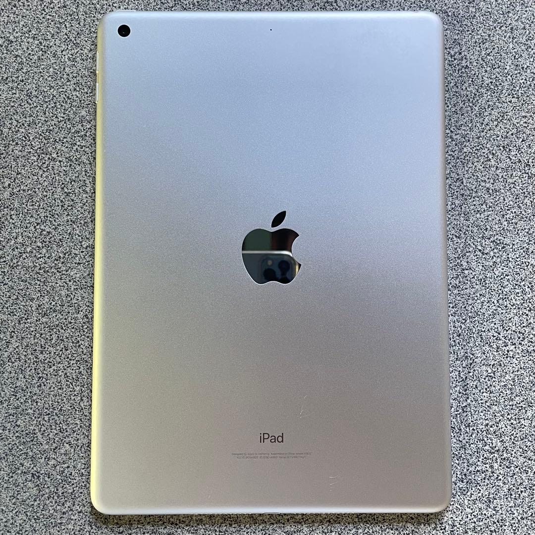 D7 iPad 第5世代 シルバー 32GB Wi-Fi A1822
