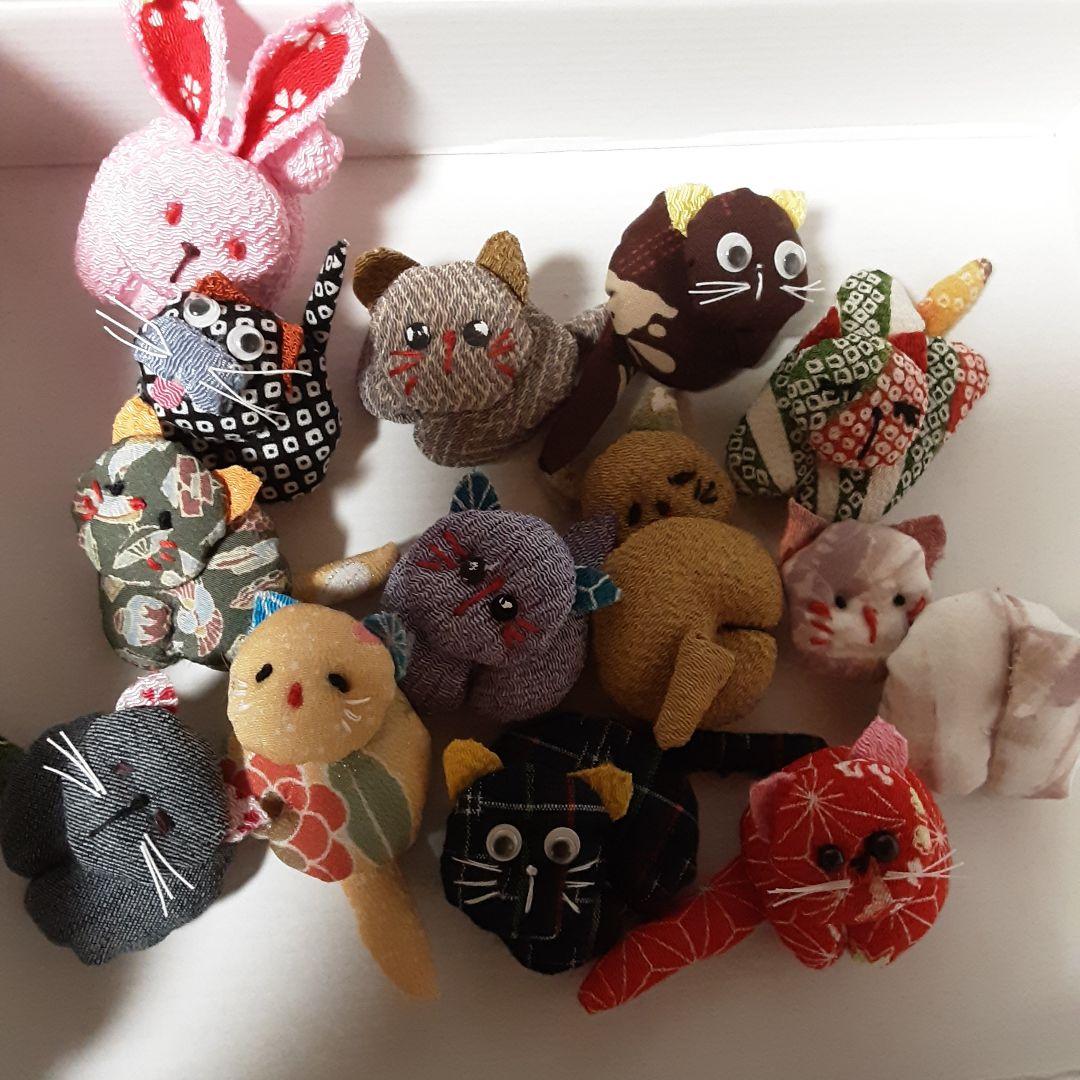 ちりめん飾り 13匹の猫ちゃんとうさぎちゃん ミニ座布団10枚 セット