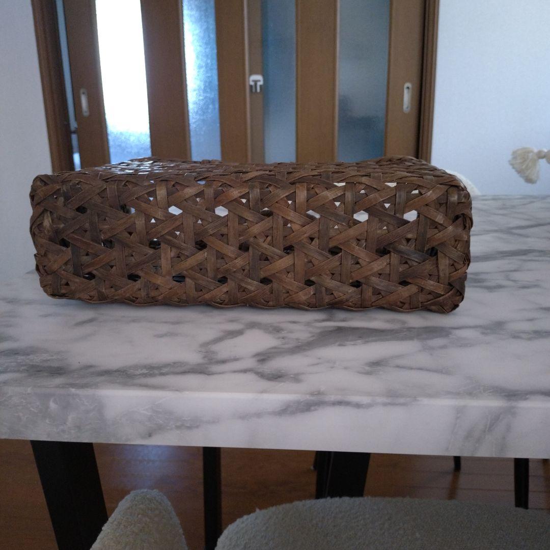 山葡萄の天然素材のブラウンかごバッグ