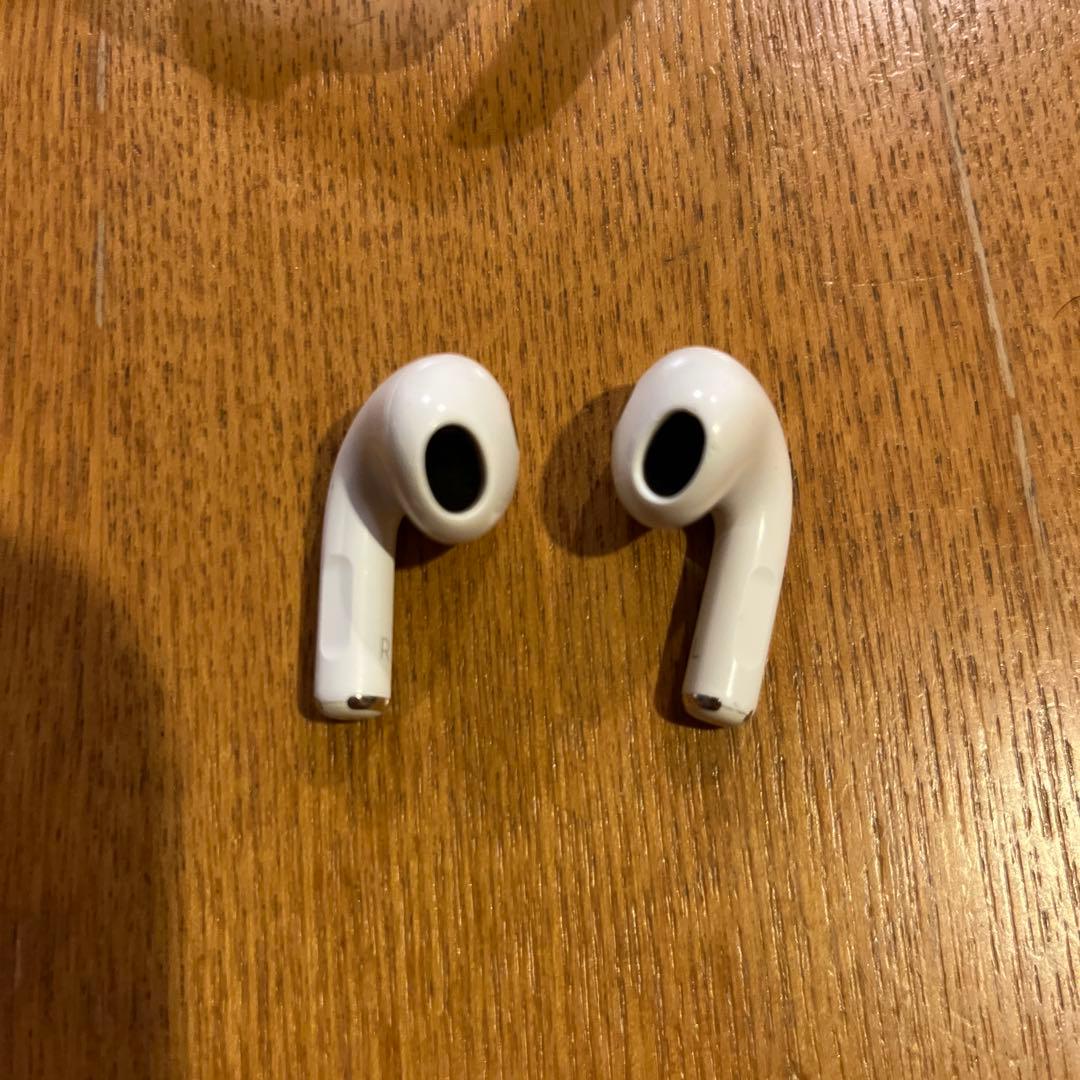 【元箱付き、匿名発送】AirPods (第3世代) 充電器はついてないです