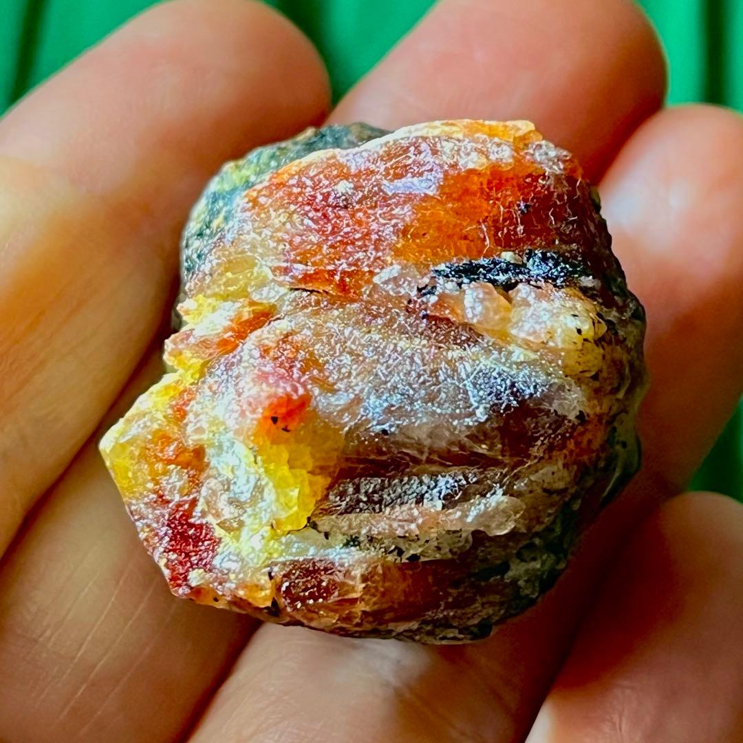 希少 巨大 レッドジルコン 166.55ct 宝石 原石 ジルコン 鉱物 天然石