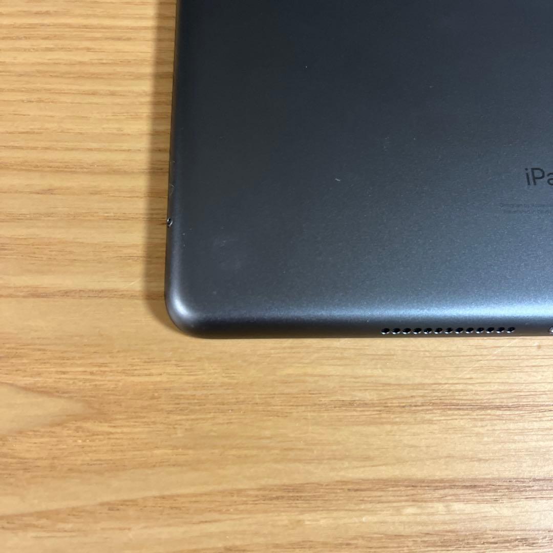 iPad (第7世代) 32GB スペースグレー Wi-Fi+Cellular