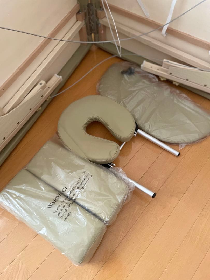 美品　高級木製ポータブルベッドセット マッサージベッド エステベッド 折りたたみ