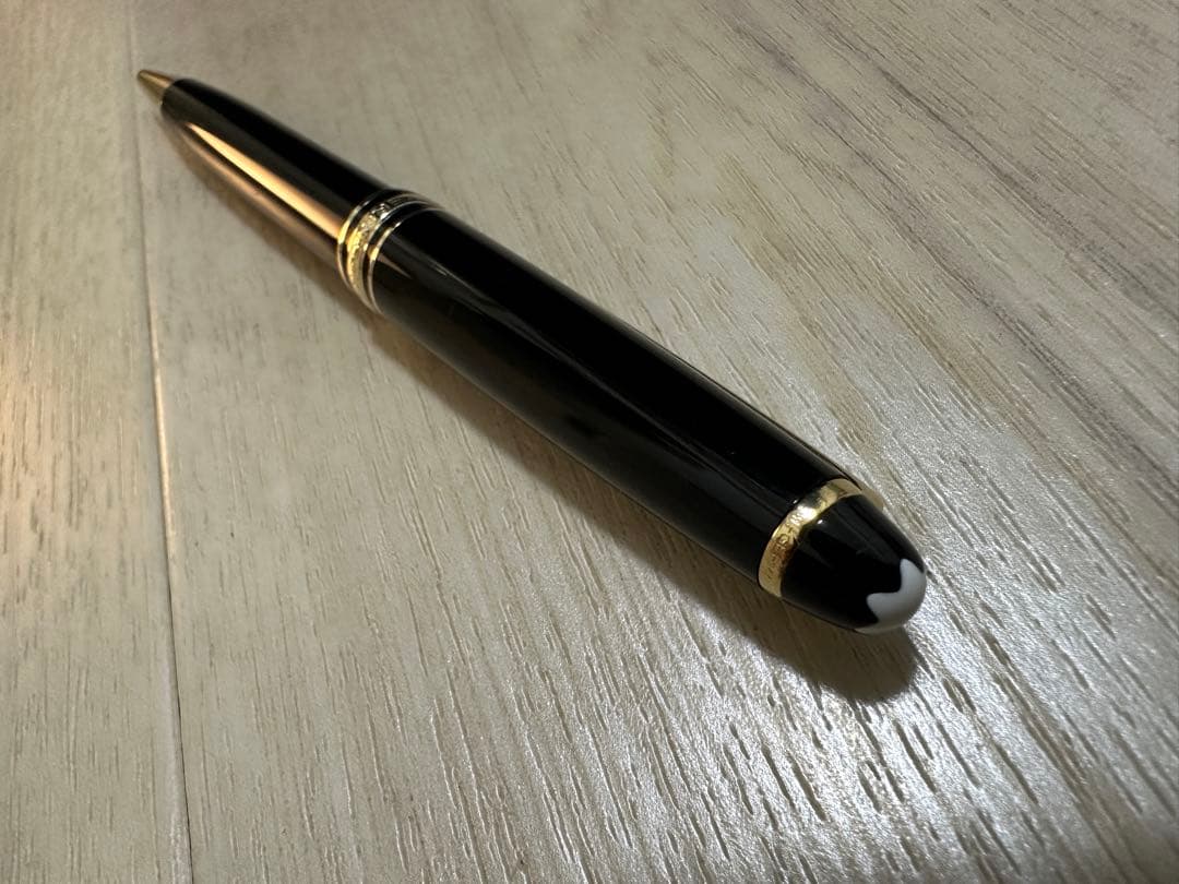 モンブランMont Blanc シャープペンシル　ブラック&ゴールド　0.5ミリ