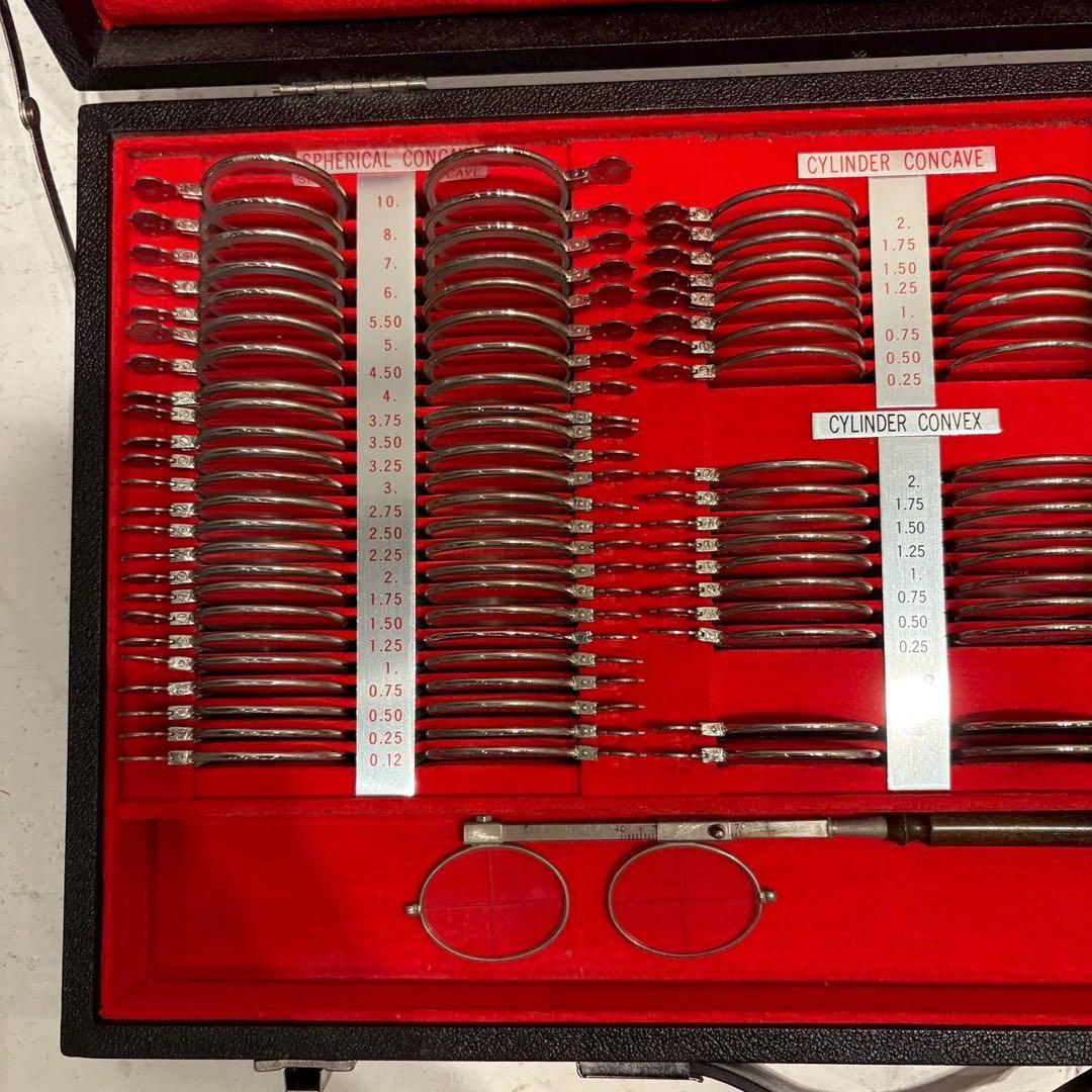 検眼レンズセット　テストレンズ 視力検査 検眼 眼鏡 メガネ　ケース入り