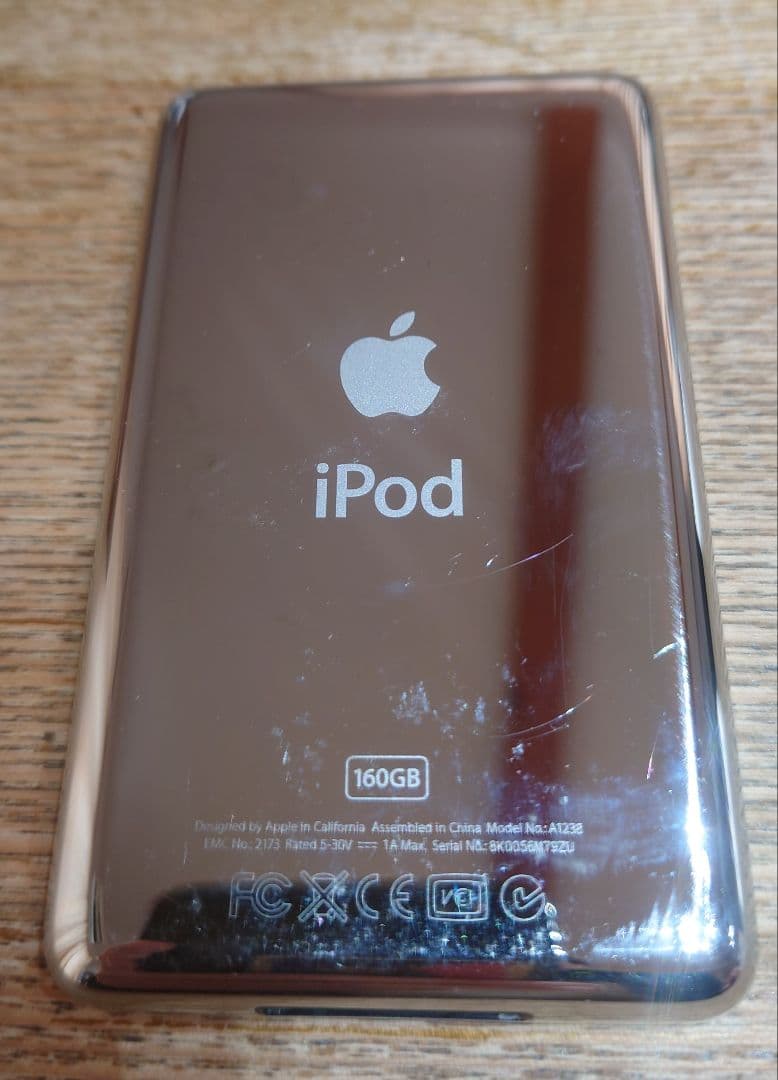 Apple iPod Classic 160GB　USBケーブル付き