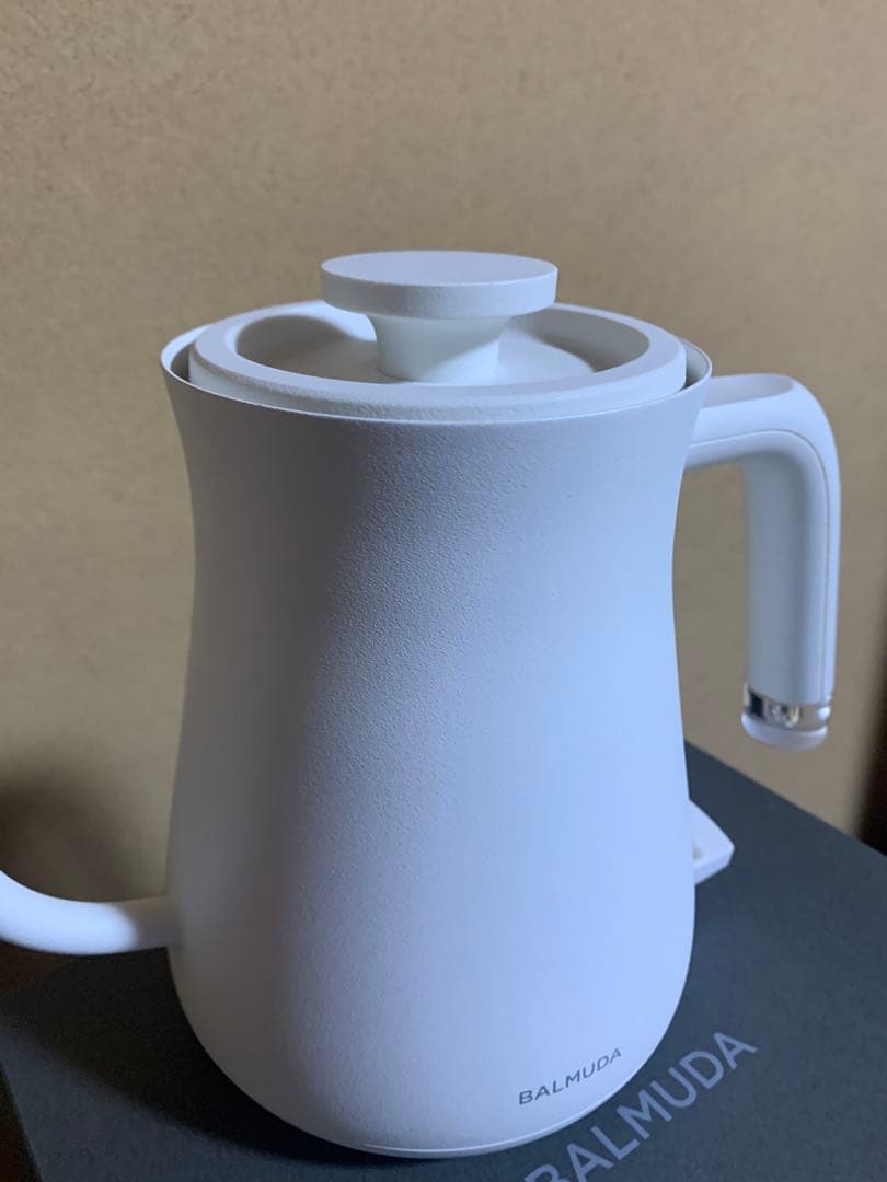 【包装紙、説明書あり】バルミューダ ケトル K02A-WH