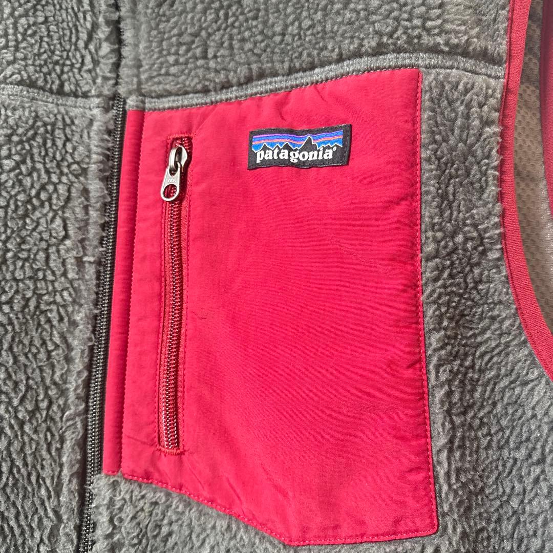 パタゴニア　レトロXベスト　グレー×エンジ　好配色