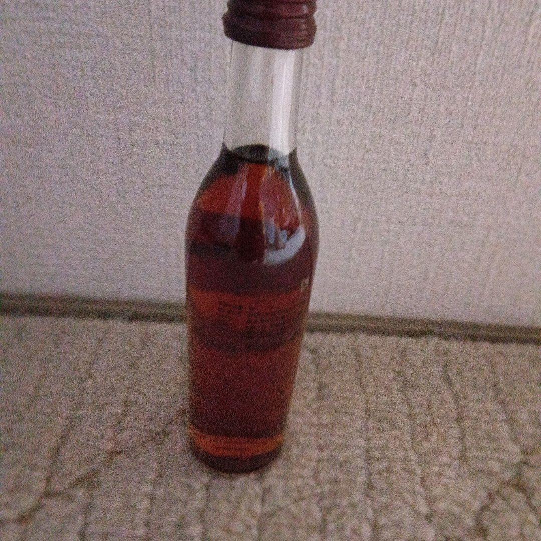 ヘネシー キュベ ミニチュアボトル 50ml（希少古酒・未開栓）とグッズ