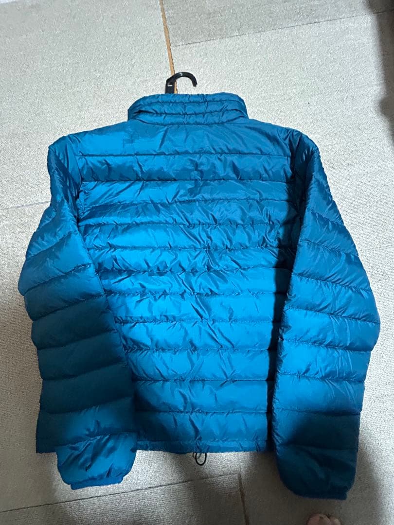 patagonia ダウンジャケット 青