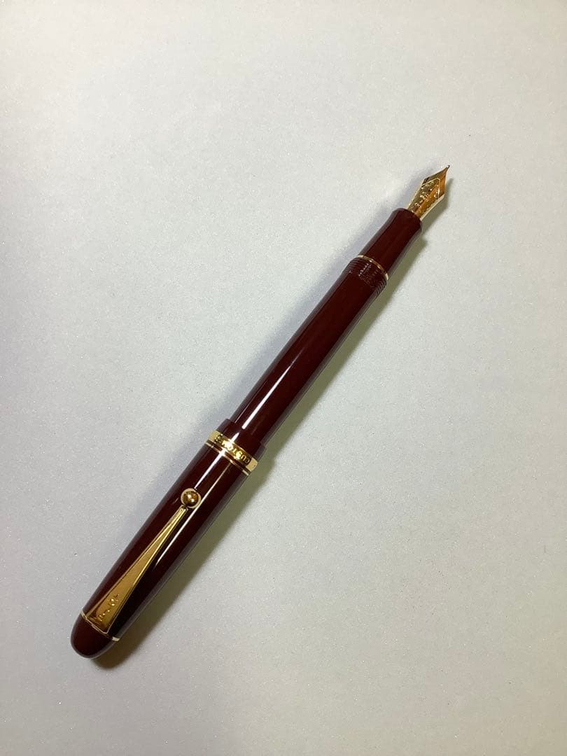 パイロットの万年筆　カスタム74　ディープレッド　ペン種: M（中字）