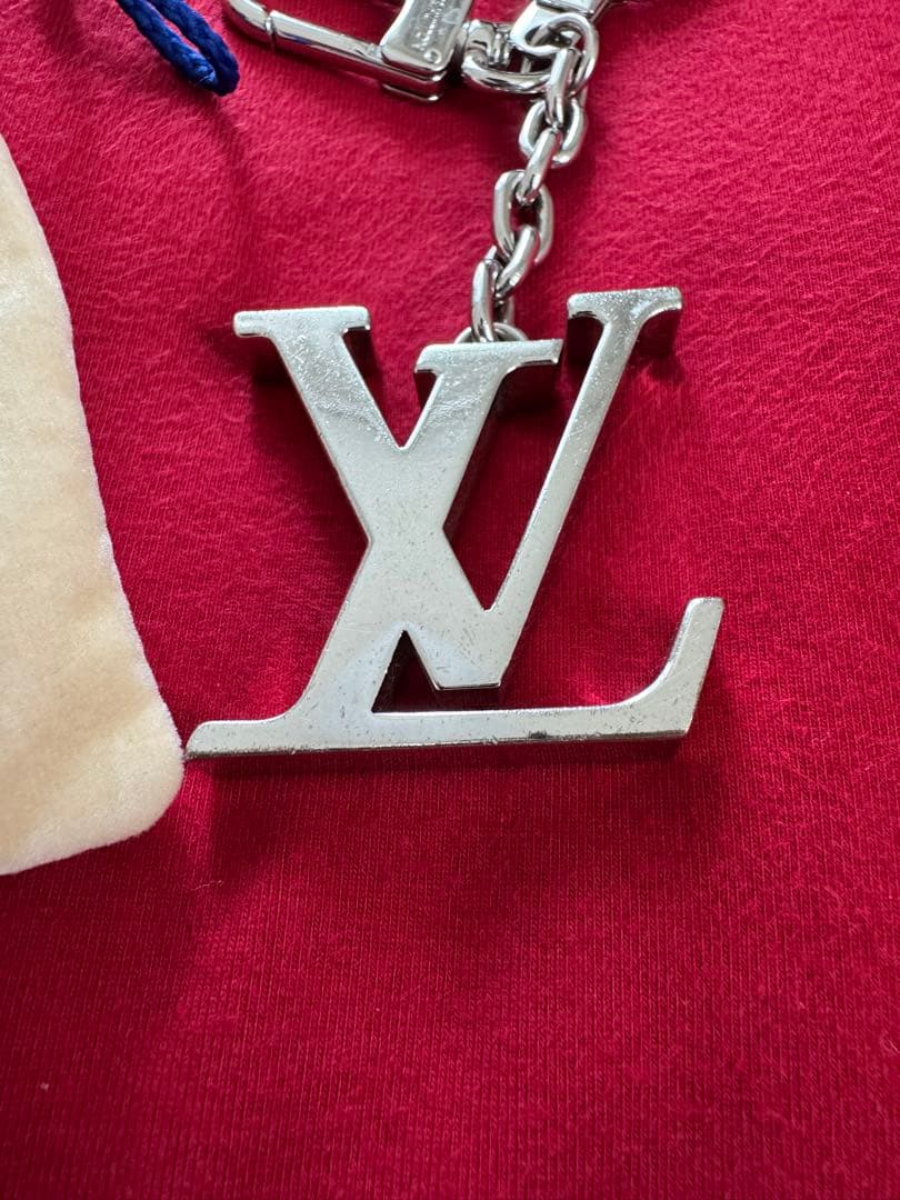 LOUIS VUITTON メタルキーホルダー