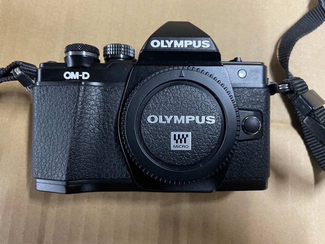 OLYMPUS OM-D E-M10 markⅡ 本体とレンズ3本　他
