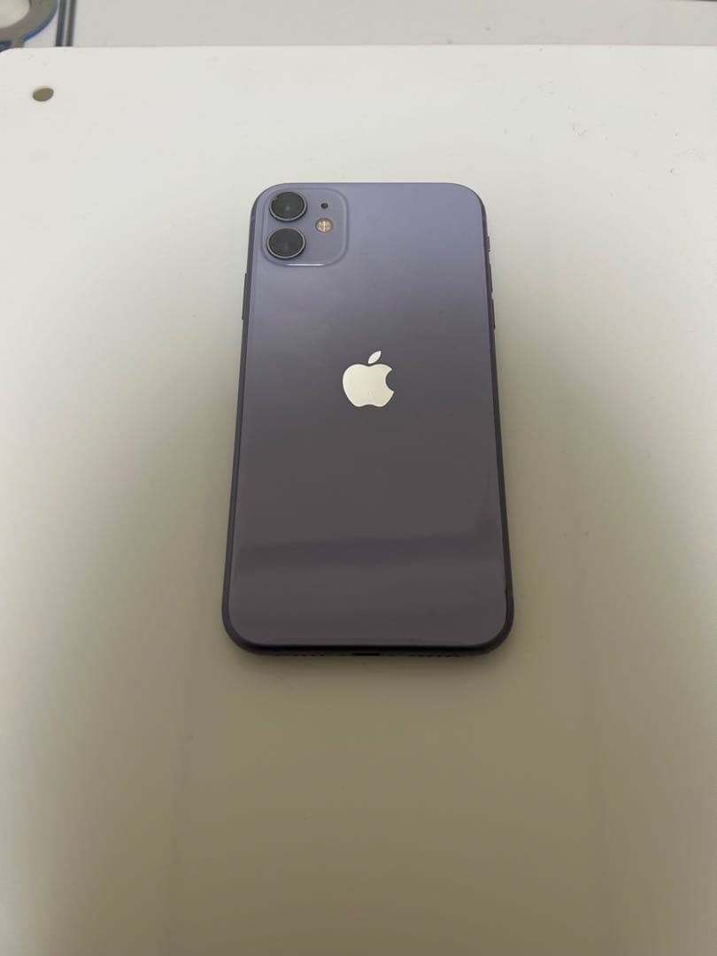 iPhone11 本体 ジャンク品 SIMフリー 使用可能 (画面割れあり)