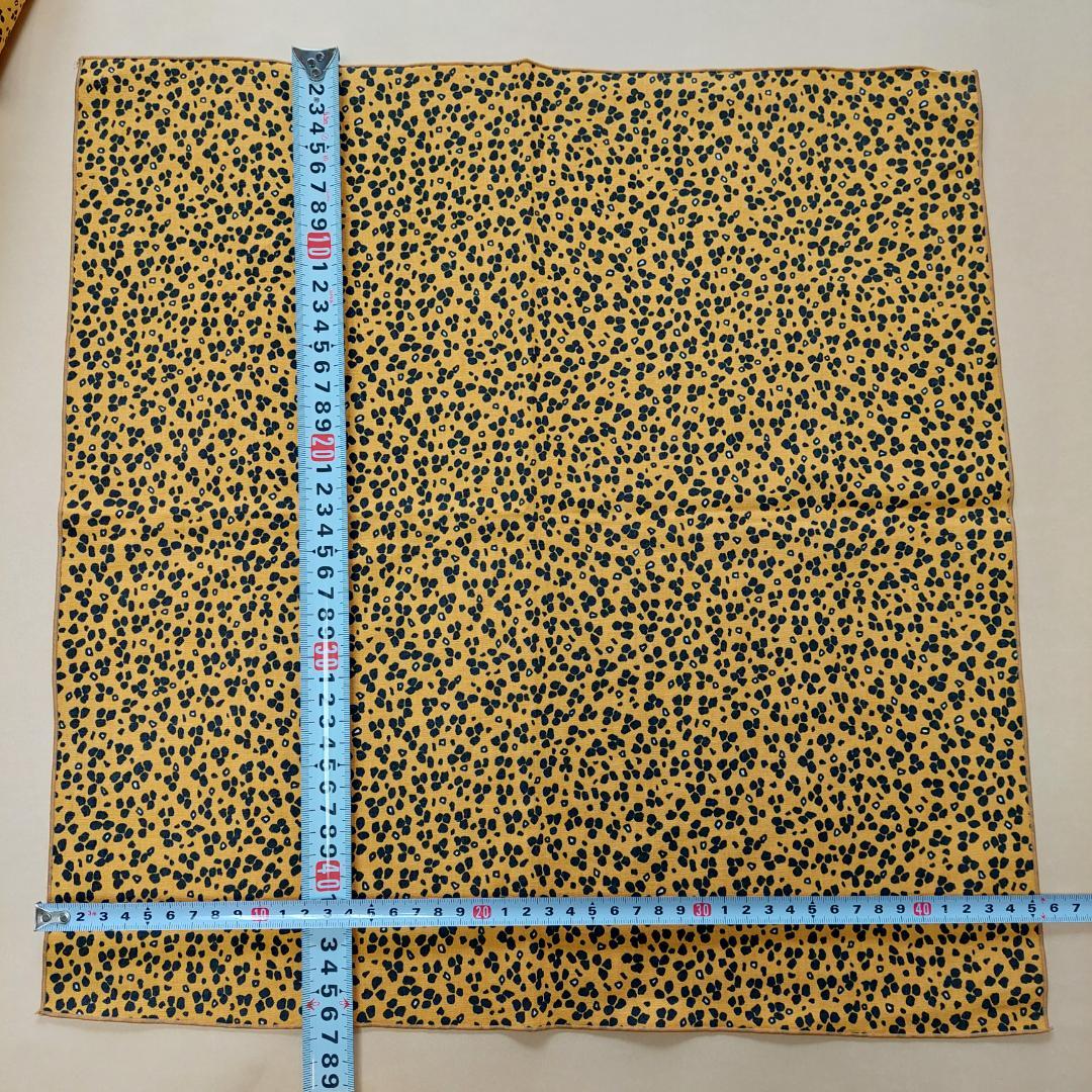 HERMÈS ヒョウ柄 ランチョンマットとナフキンの セット