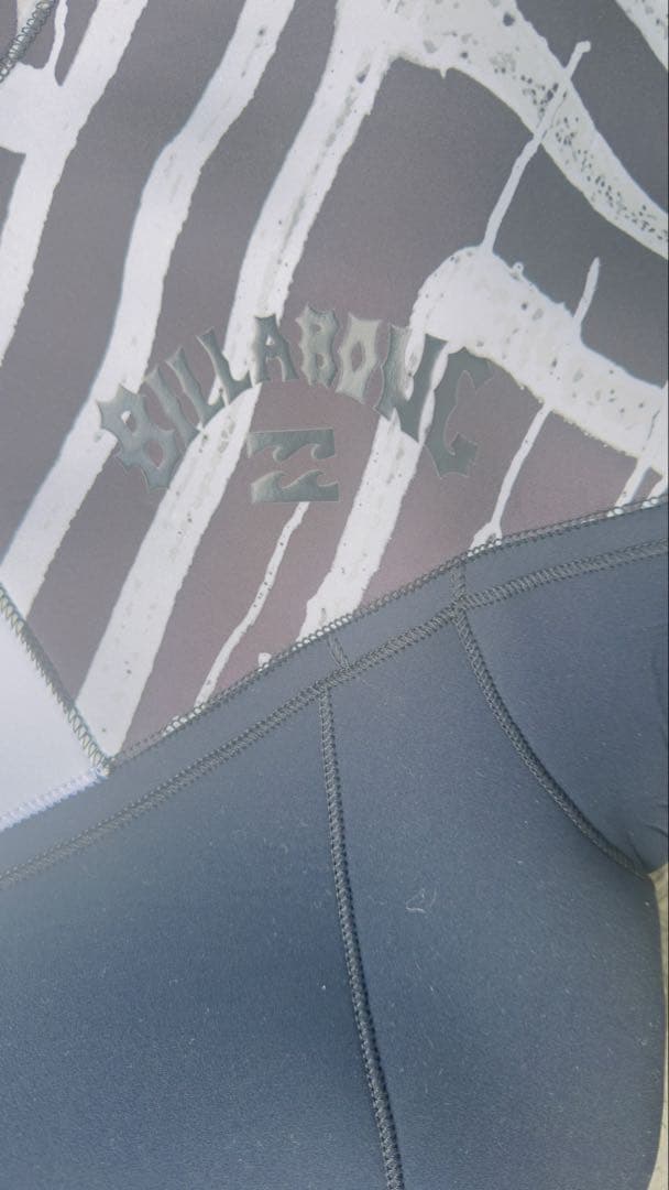 BILLABONG フルスーツ Lサイズ ゼブラ柄　ハンガー付き