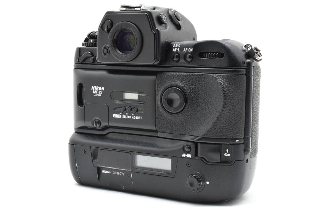 トミー。ニコン Nikon F5 フィルム一眼レフボディ