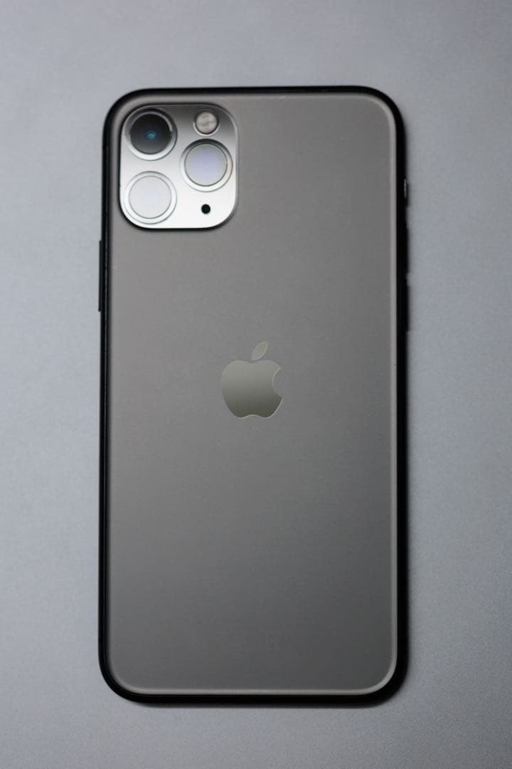 【極希少】iPhone 11 Pro 512GB 海外版 シャッター音なし