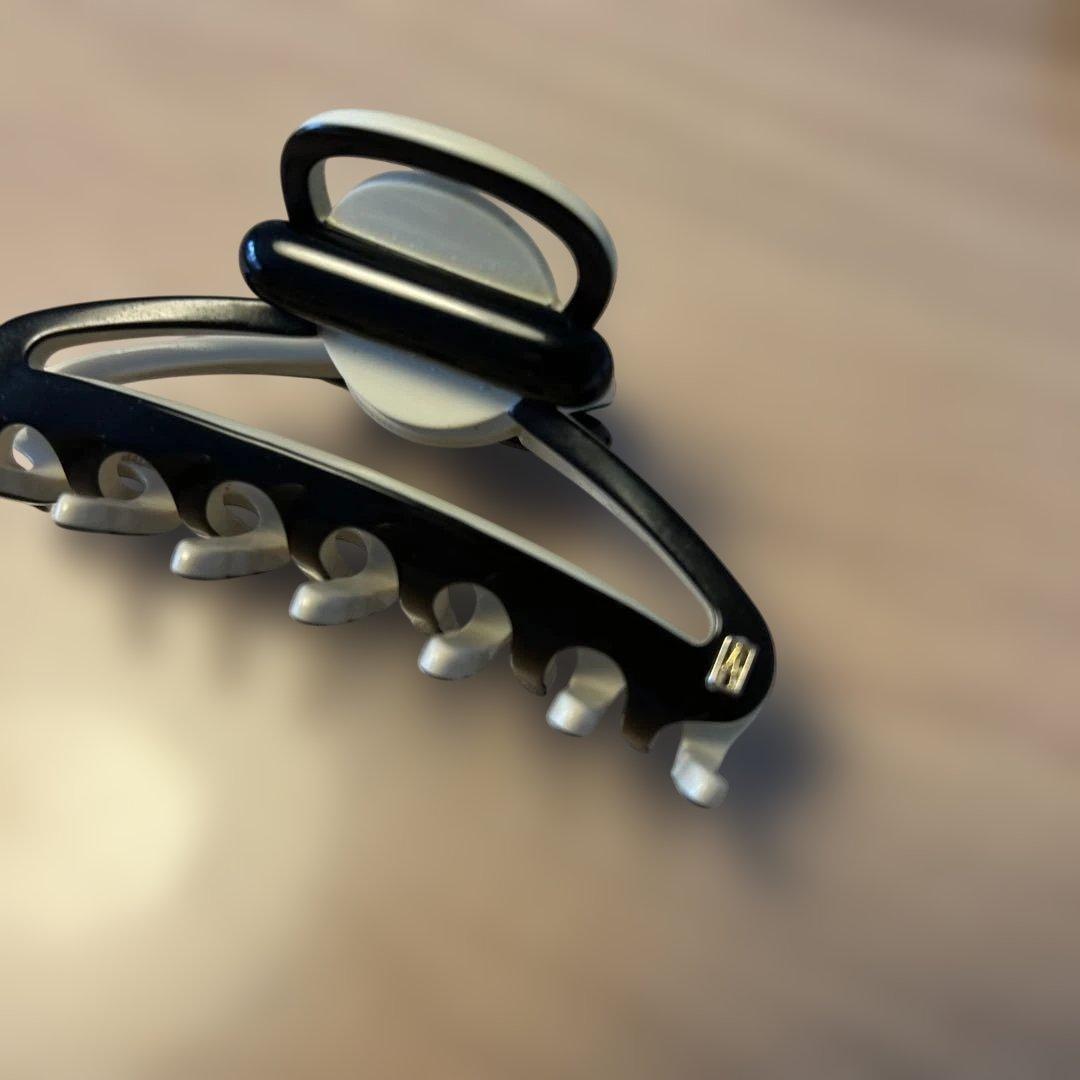 ALEXANDRE DE PARIS ヘアクリップ 中型 ブラック/ホワイト