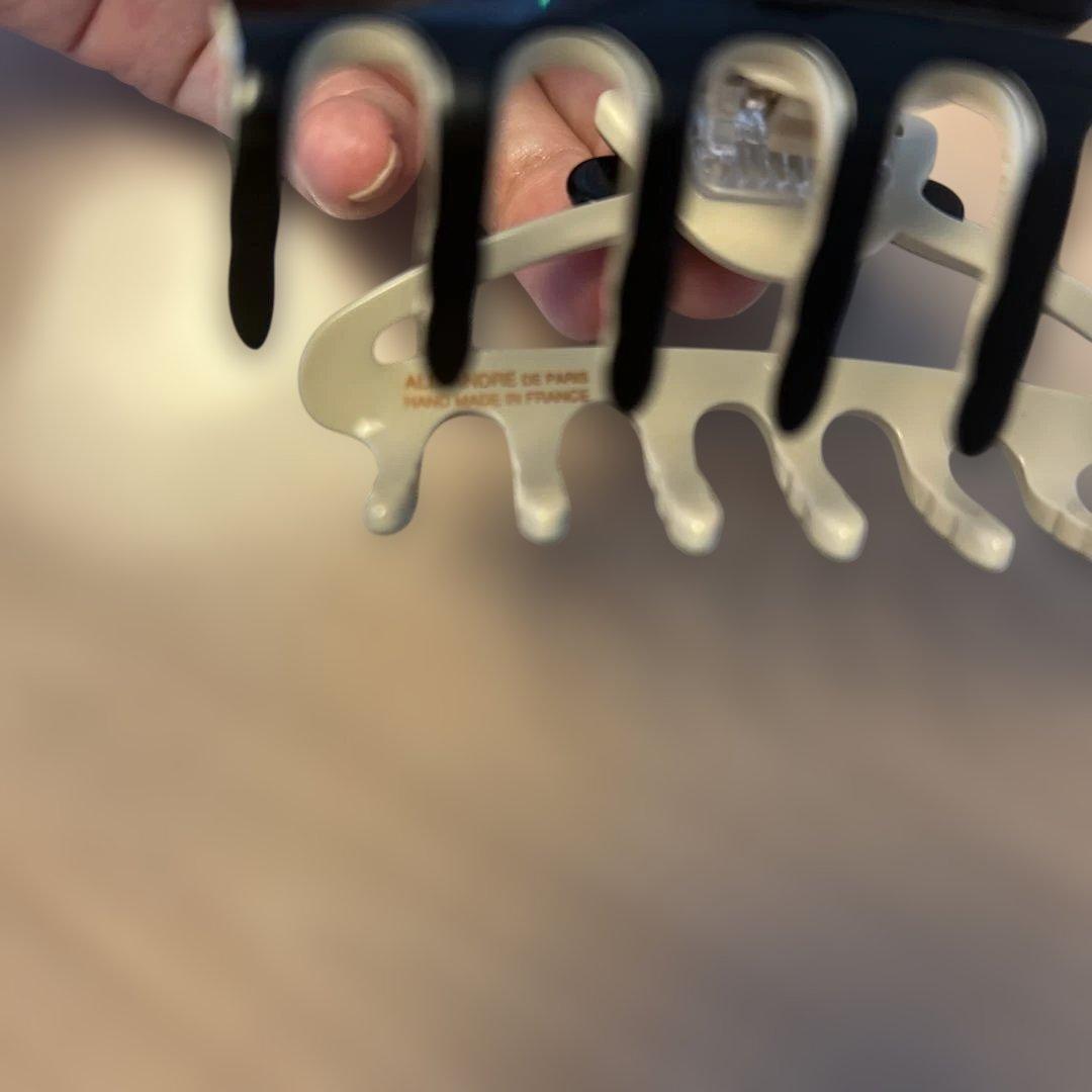 ALEXANDRE DE PARIS ヘアクリップ 中型 ブラック/ホワイト