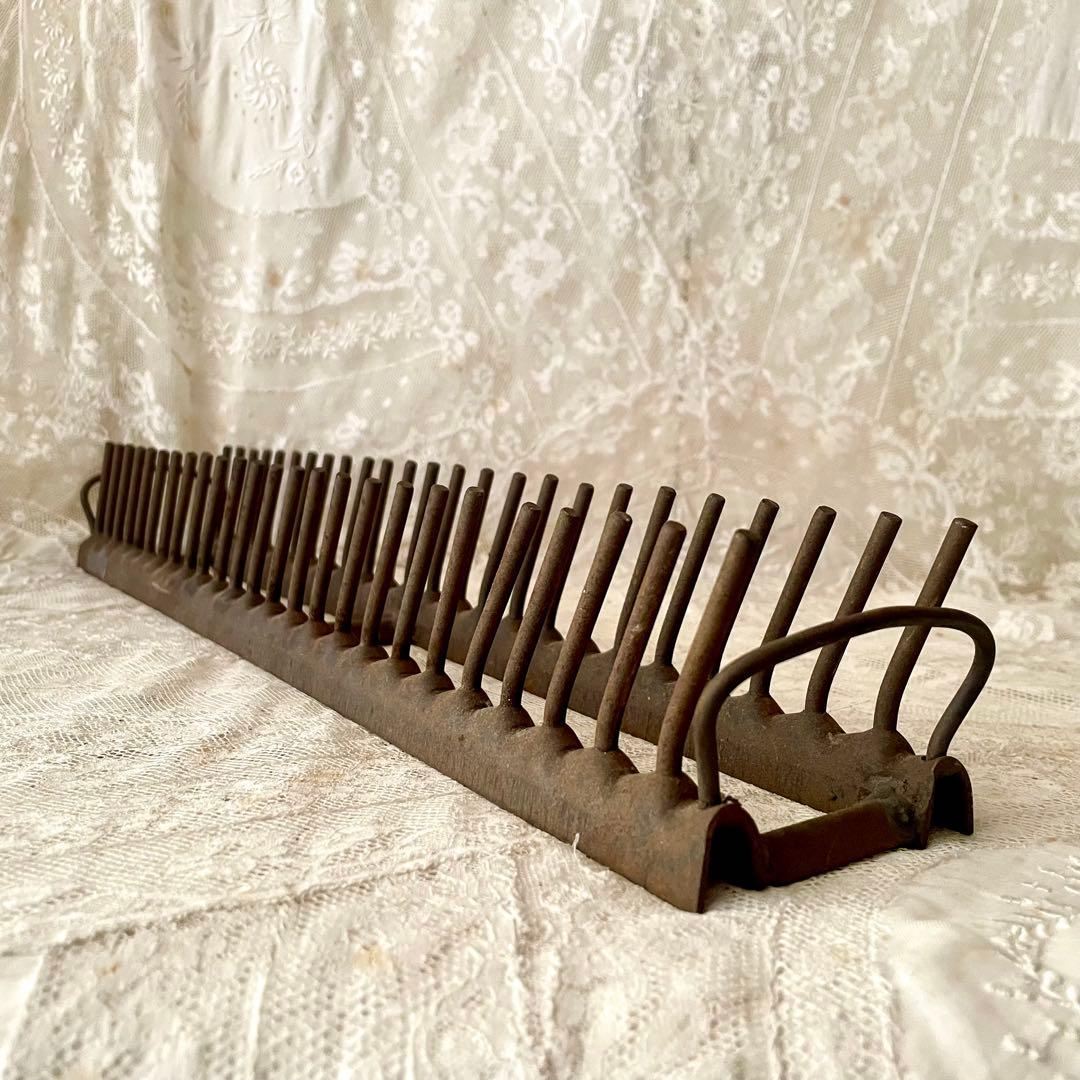 アイアン製ディッシュラック　皿立て　プレートホルダー　フランスアンティーク