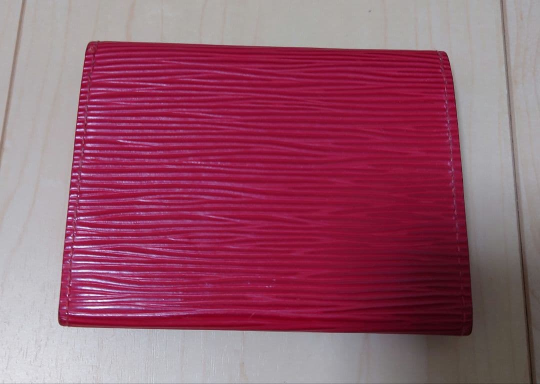 ヴィトン エピ カードケース