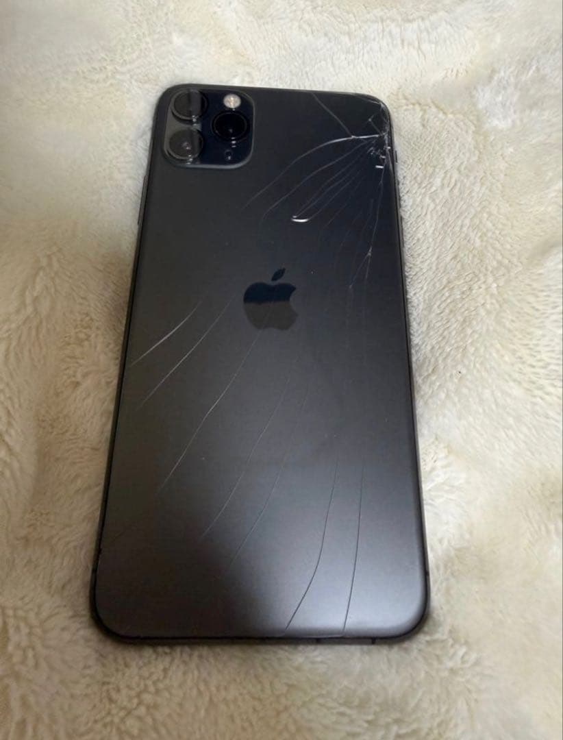 Apple iPhone 11 Pro スペースグレー ケース付き