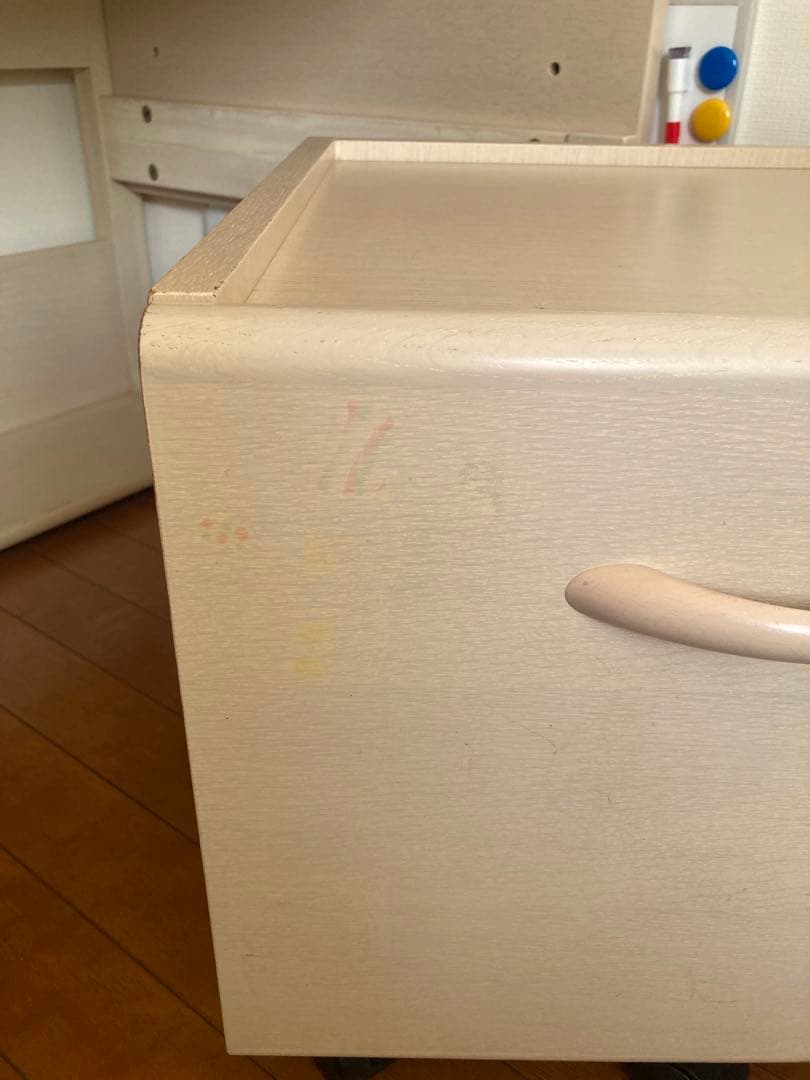 カリモク　ベネッセ　学びデスク