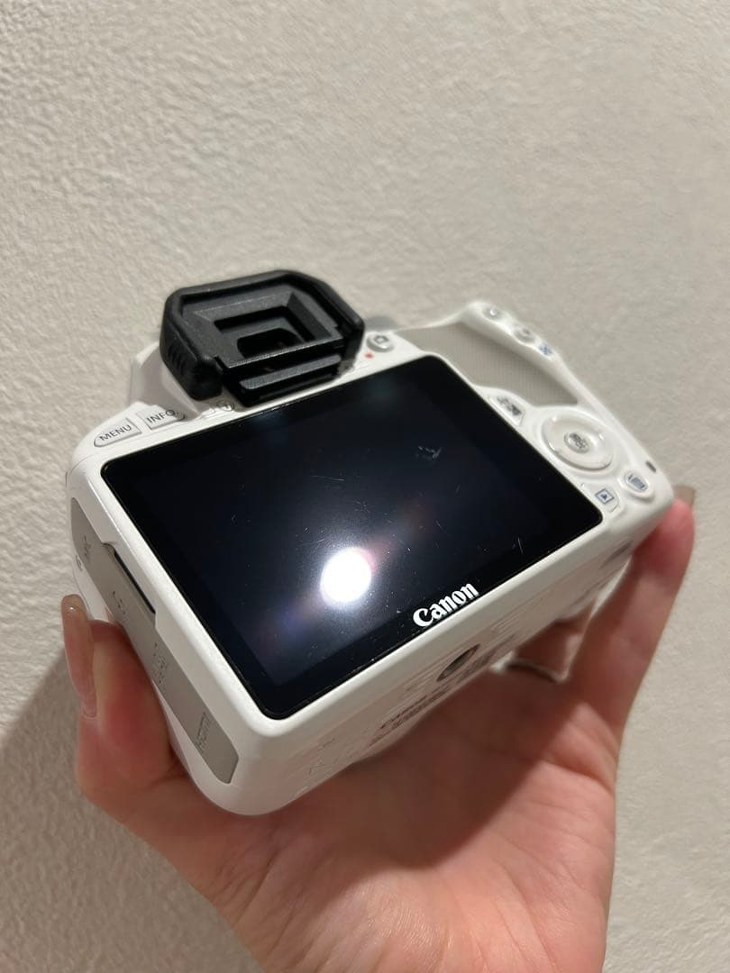 Canon EOS Kiss X7ホワイト 2本レンズ付き